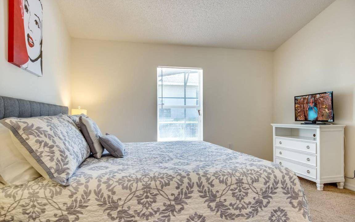 Photo of Bedroom in Florida Pines