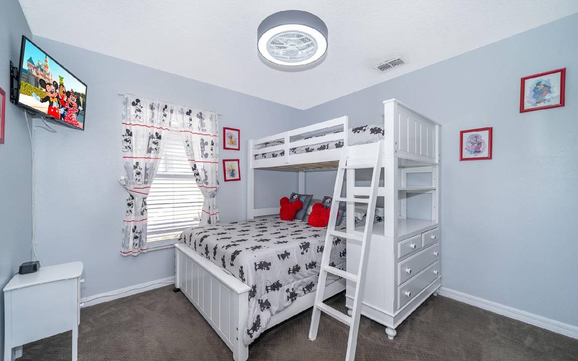 Photo of Bedroom in Seasons