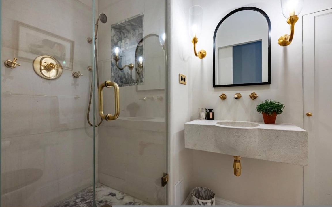 Photo of Bathroom in 8th Arrondissement