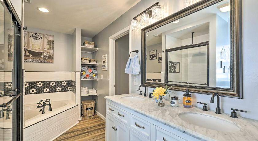 Photo of Bathroom in Holiday Lakes West