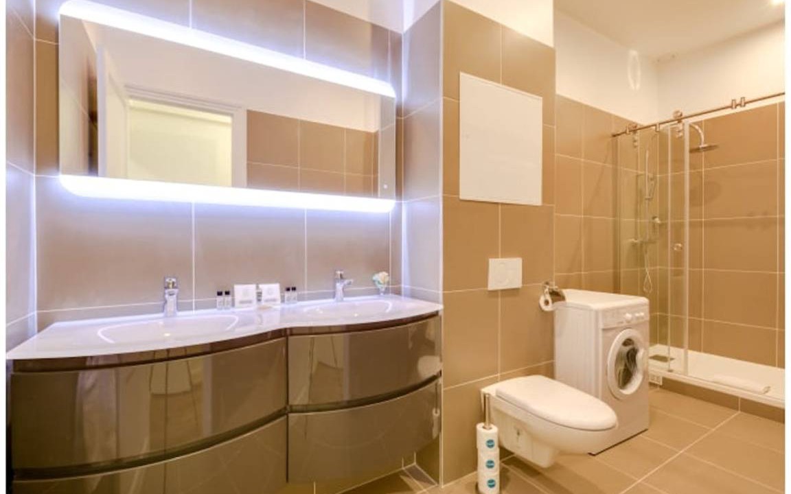 Photo of Bathroom in 8th Arrondissement
