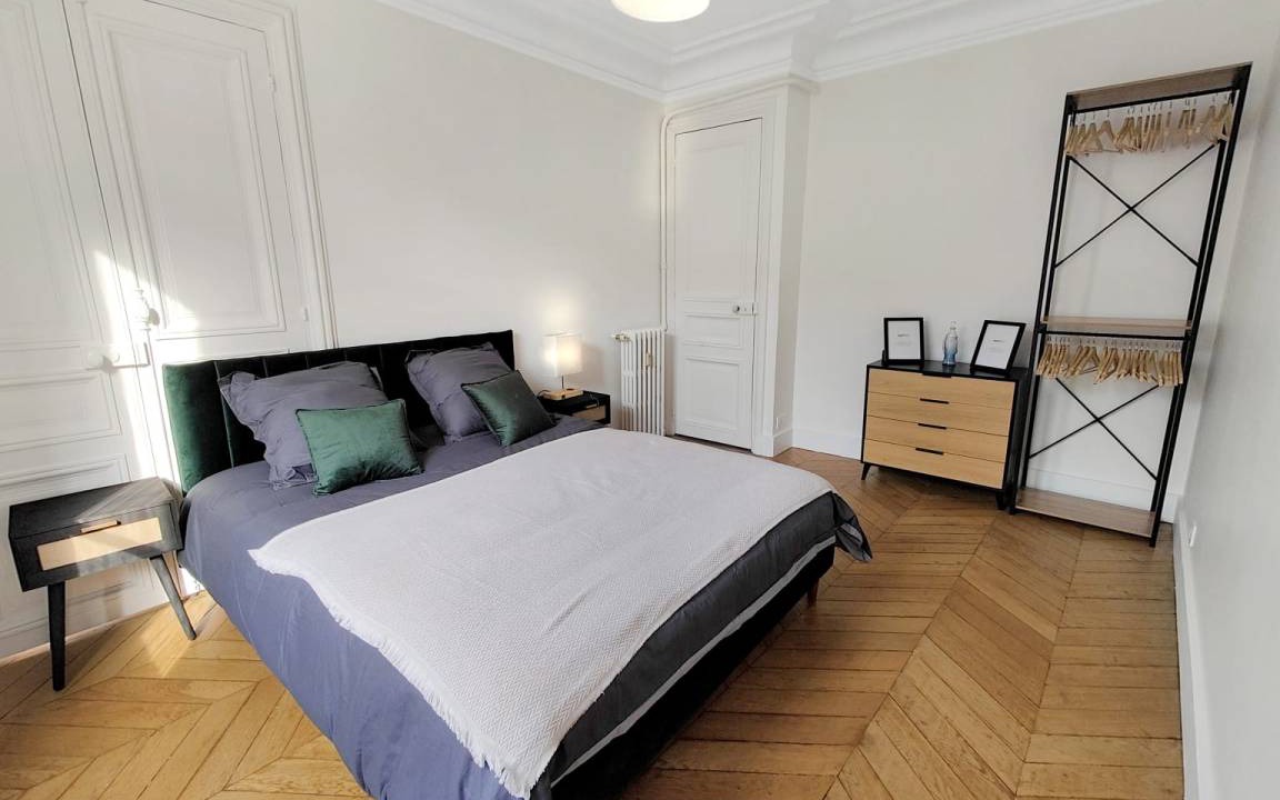 Photo of Bedroom in Val-de-Grace