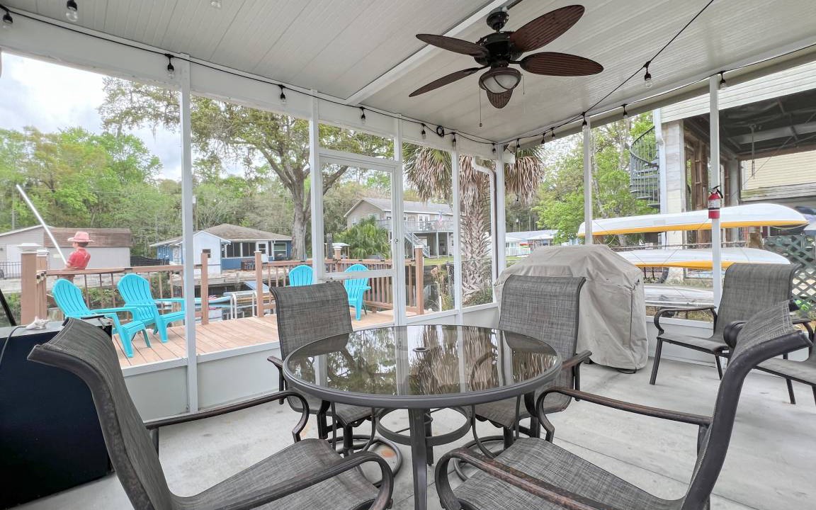 Photo of Patio Balcony in Weeki Wachee Gardens