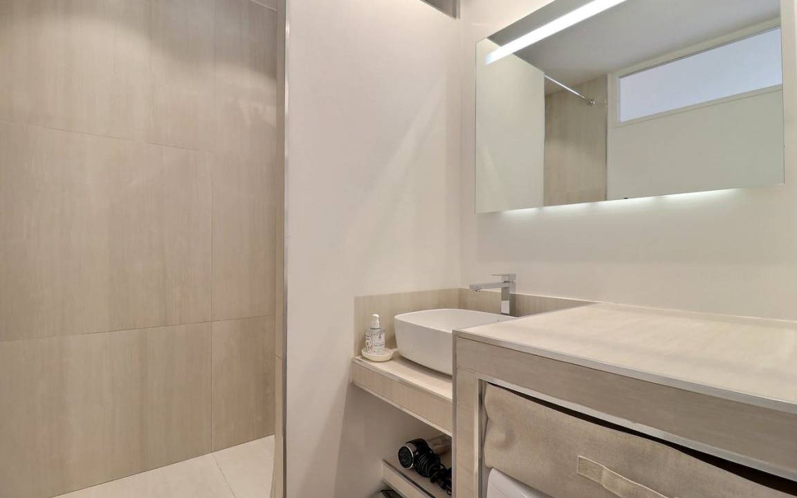 Photo of Bathroom in Quinze-Vingts