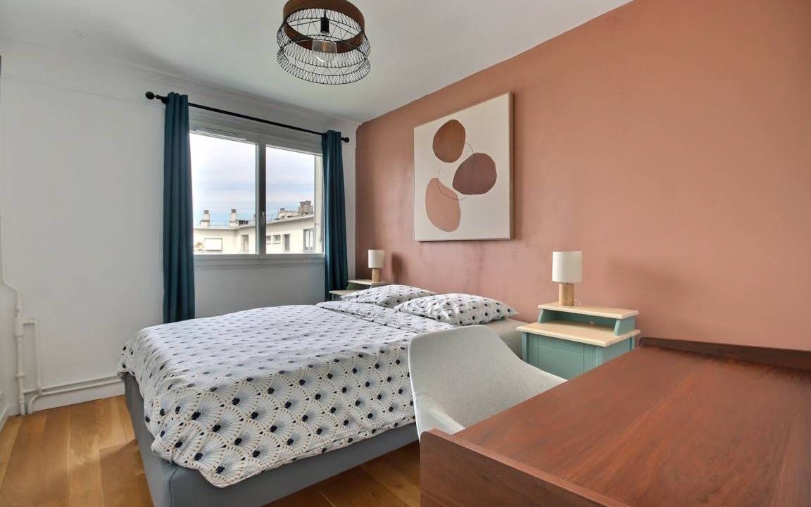 Photo of Bedroom in Combat