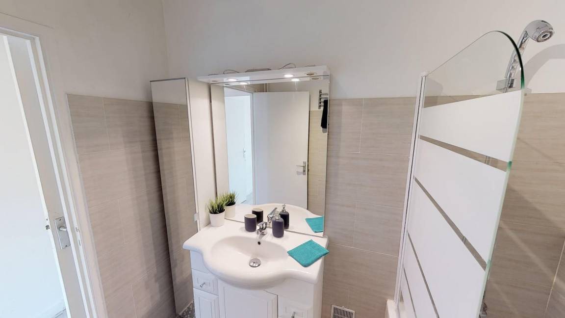 Photo of Bathroom in 19th Arrondissement
