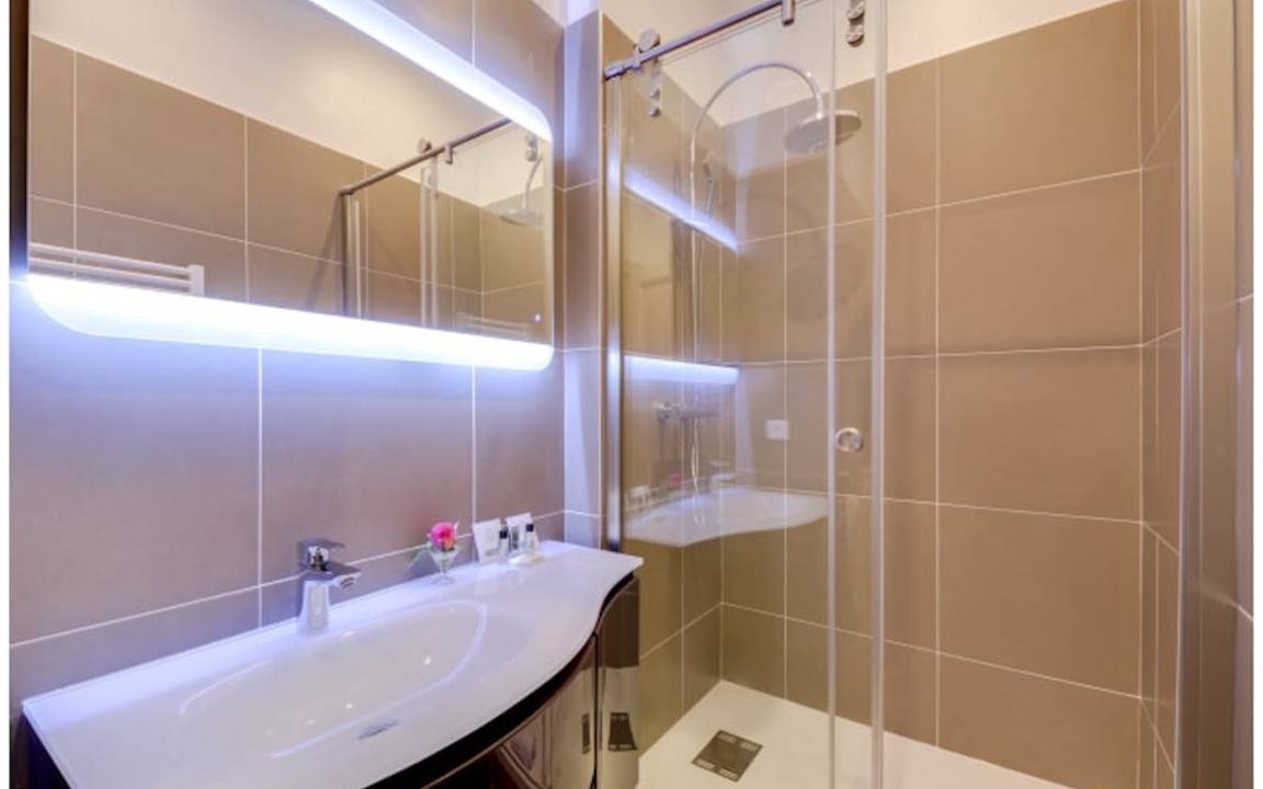 Photo of Bathroom in 8th Arrondissement