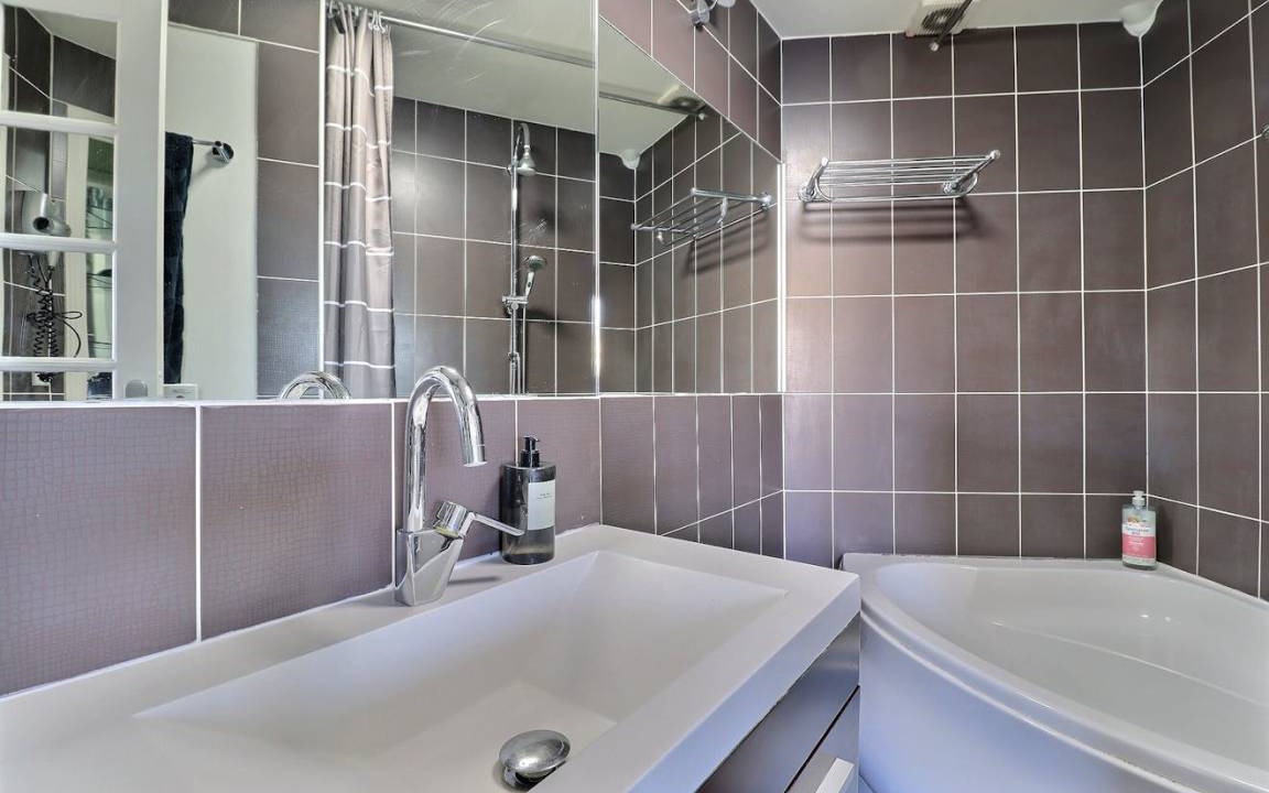 Photo of Bathroom in Porte-Dauphine