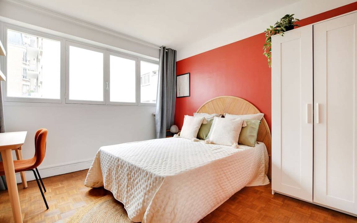 Photo of Bedroom in Saint-Lambert