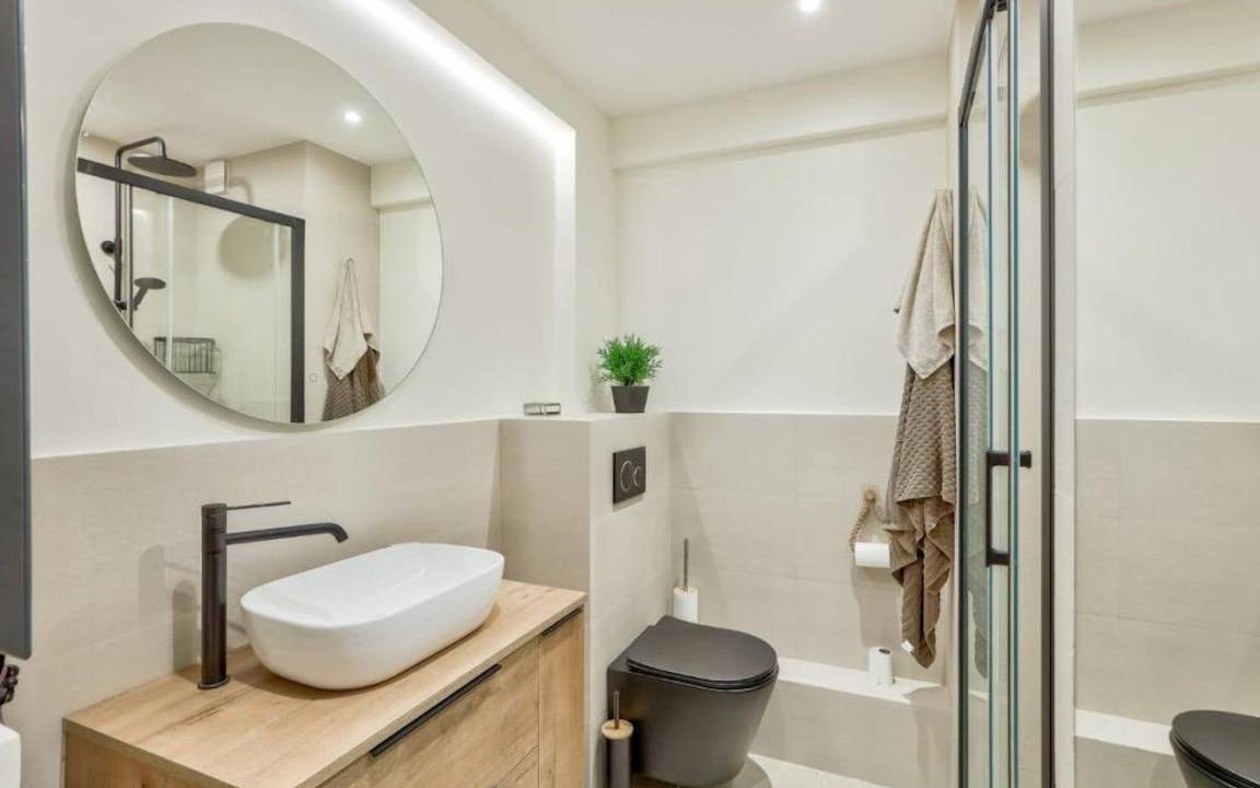 Photo of Bathroom in 5th Arrondissement