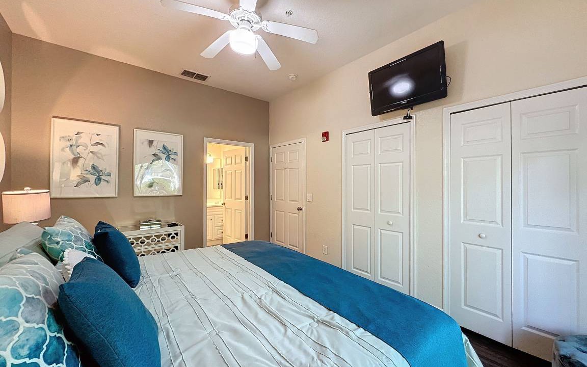 Photo of Bedroom in Bahama Bay