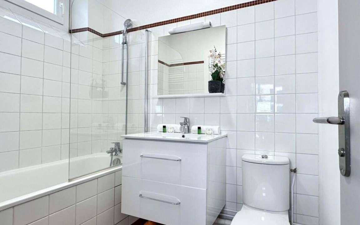 Photo of Bathroom in 11th Arrondissement