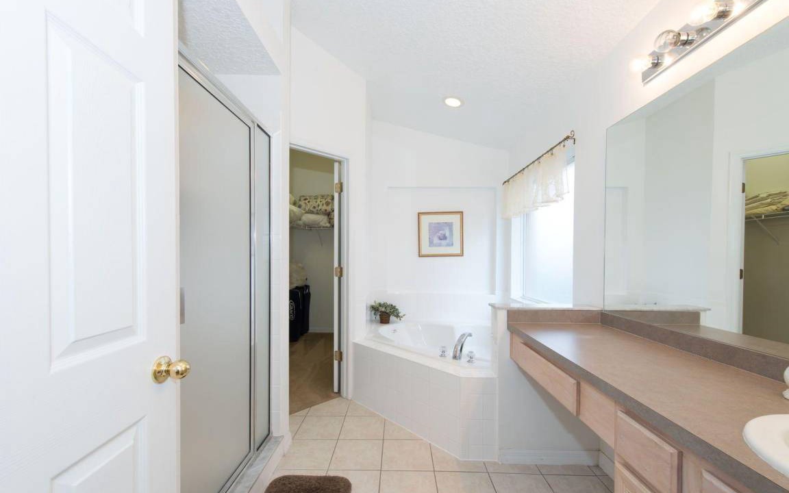 Photo of Bathroom in Seasons