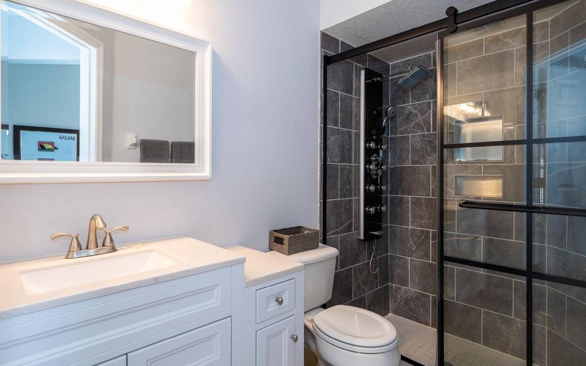 Photo of Bathroom in Seasons