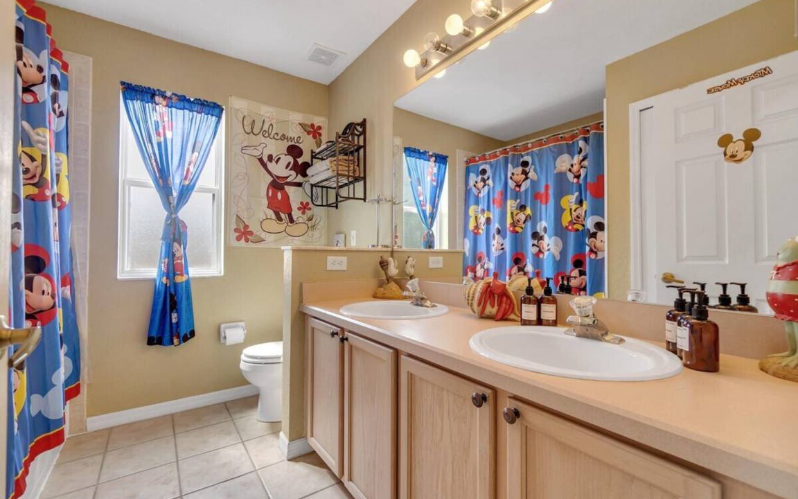 Photo of Bathroom in Bridgewater Crossing