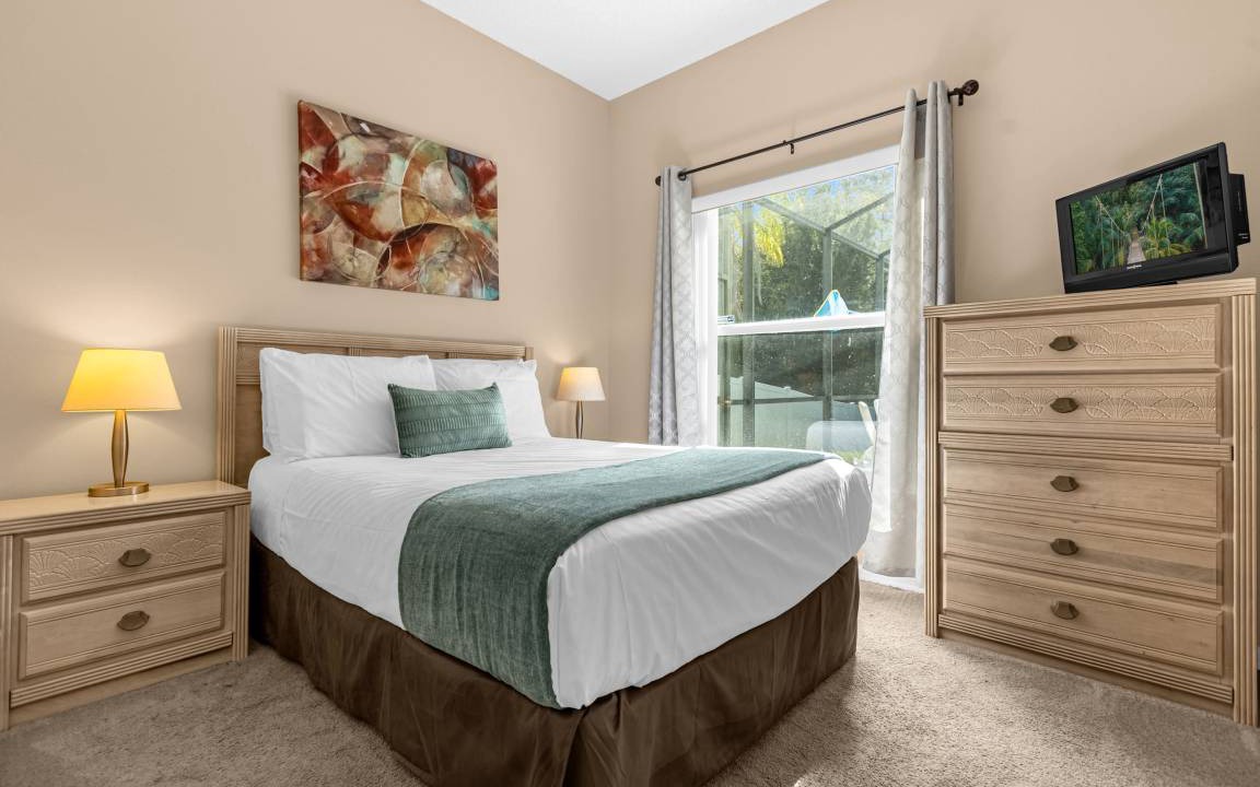 Photo of Bedroom in Crescent Lakes