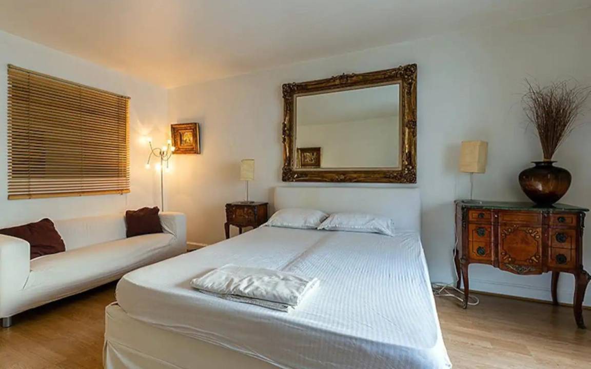 Photo of Bedroom in Champs-Elysees