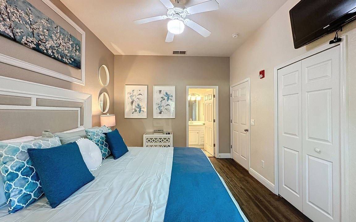 Photo of Bedroom in Bahama Bay
