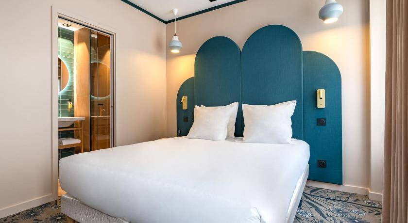 Photo of Bedroom in 8th Arrondissement