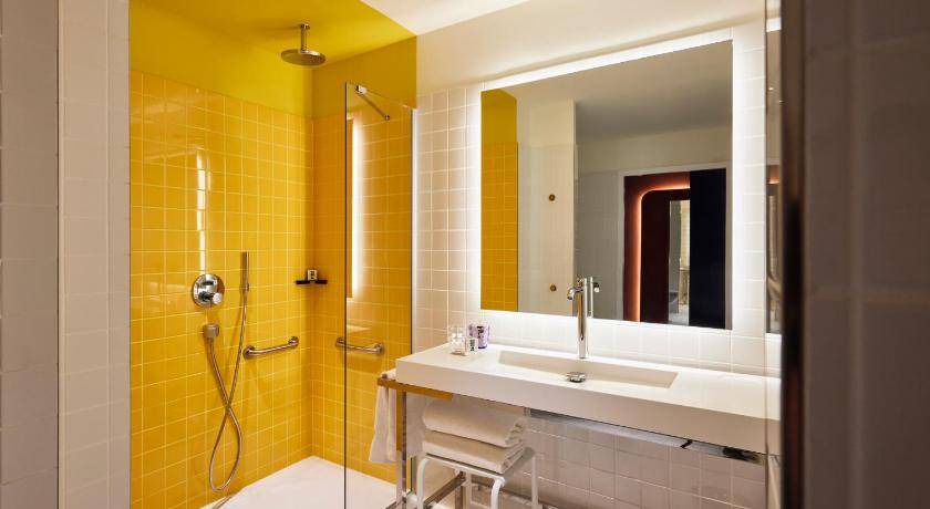 Photo of Bathroom in Puteaux