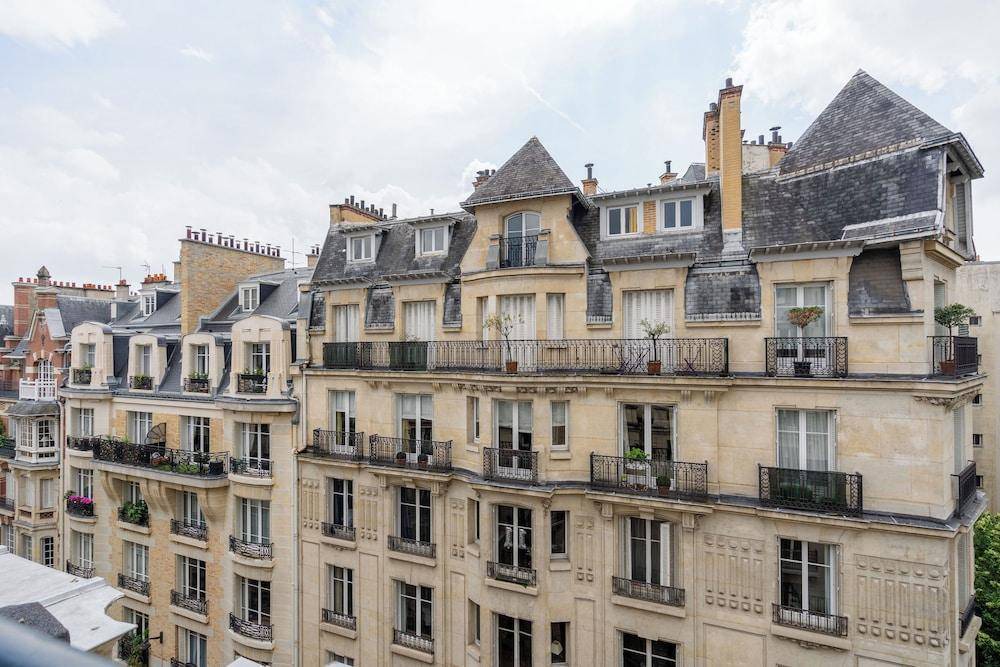 Photo of Others in Auteuil
