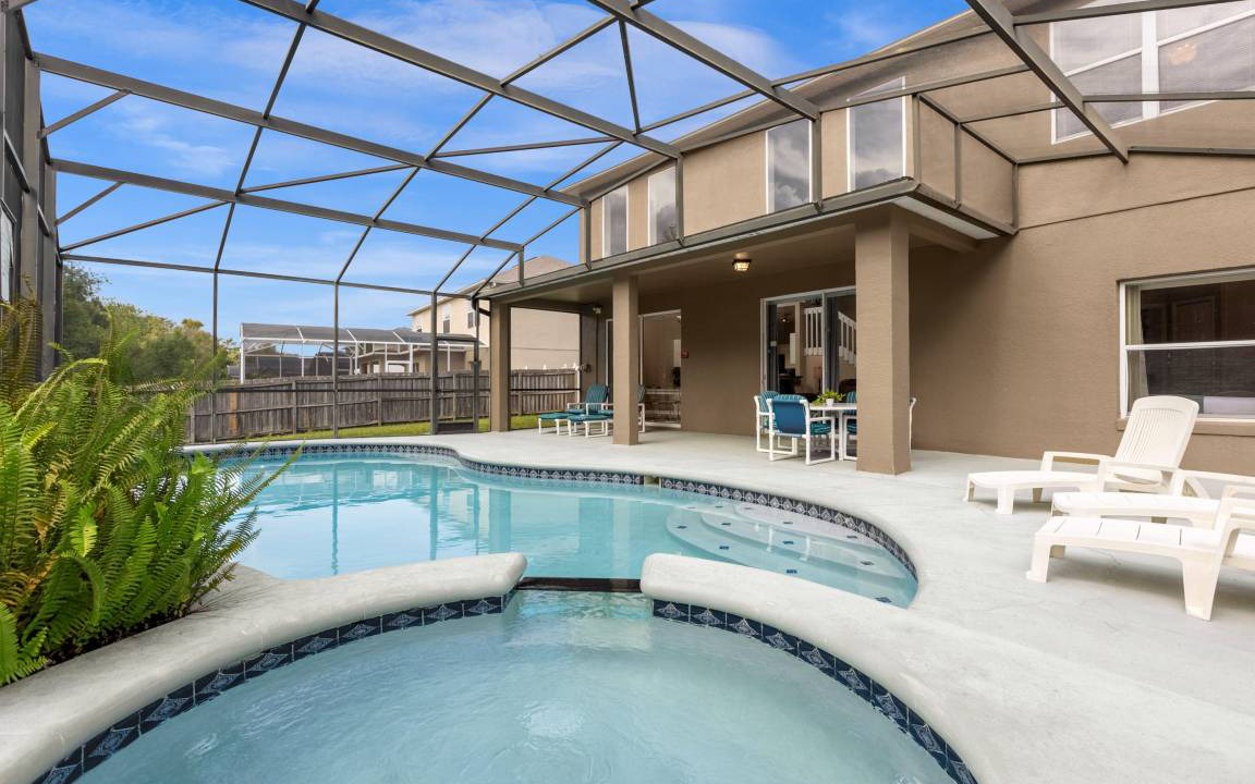 Photo of Patio Balcony in Crescent Lakes