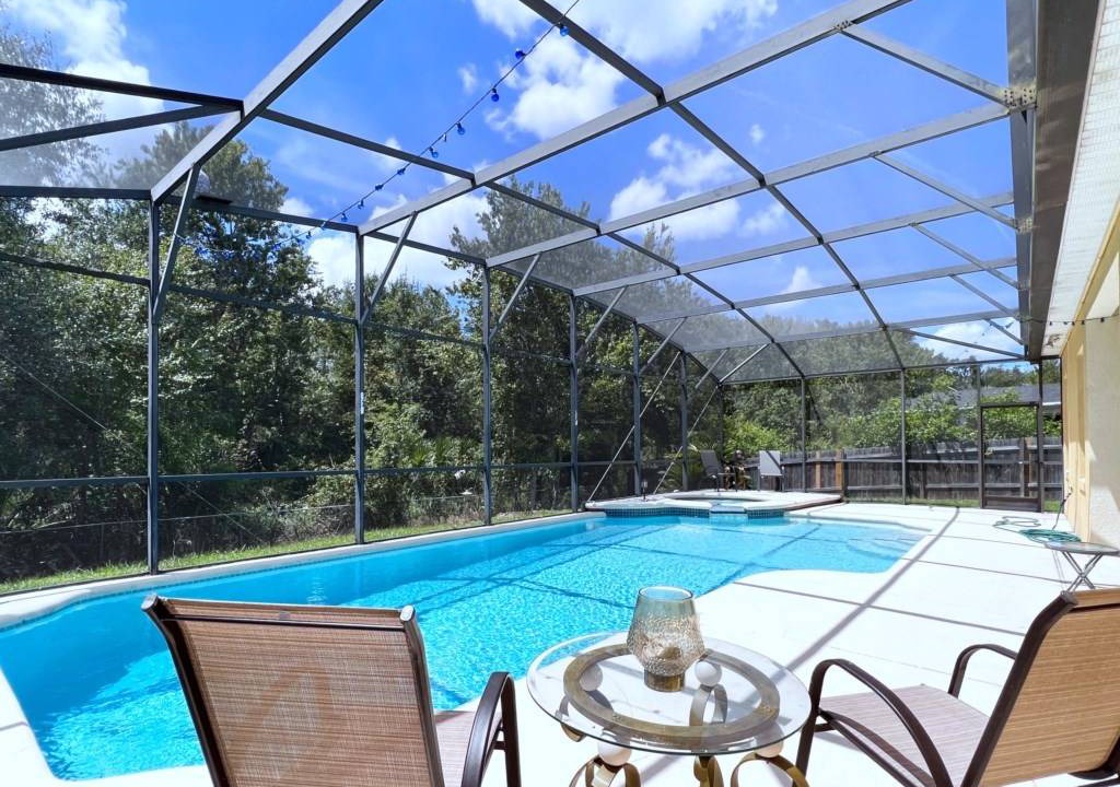 Photo of Patio Balcony in Crescent Lakes