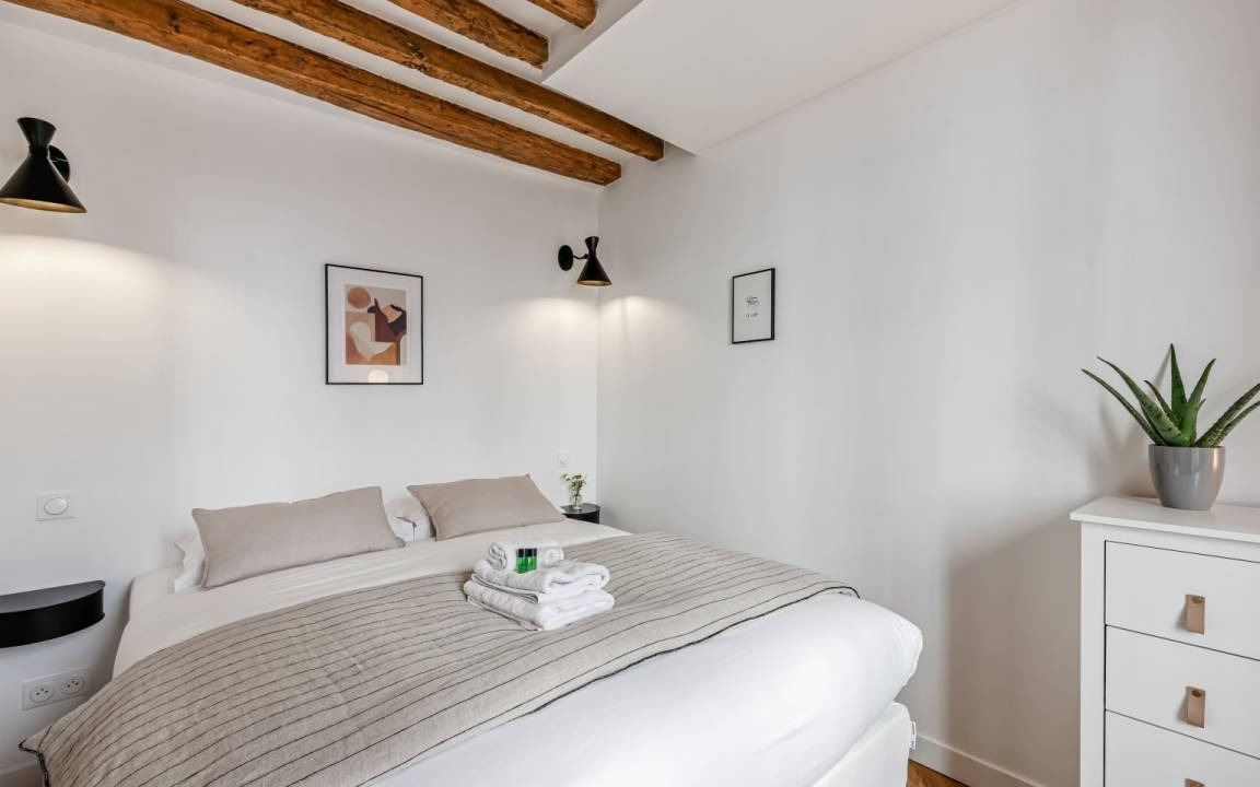Photo of Bedroom in Val-de-Grace