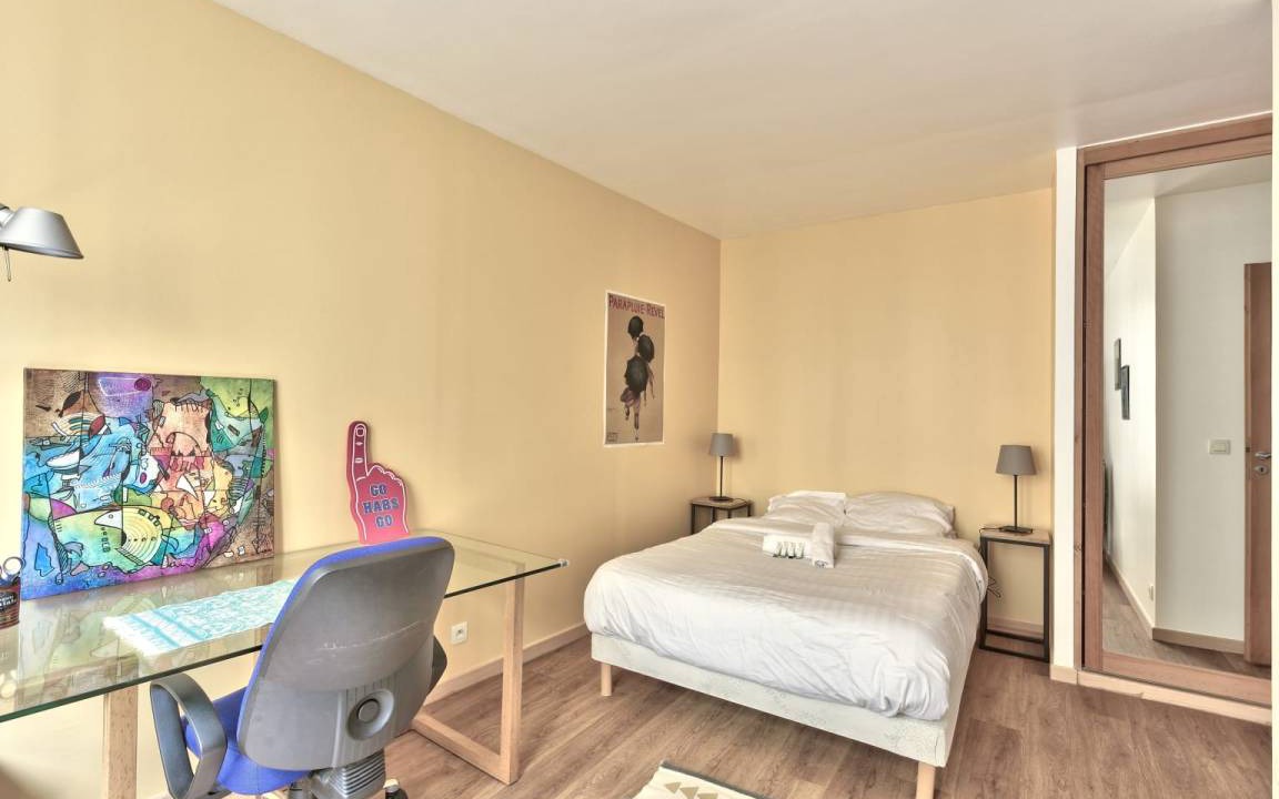 Photo of Bedroom in Saint-Lambert