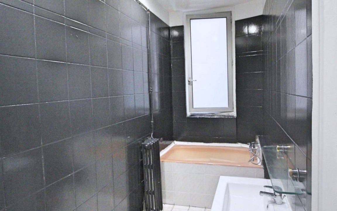 Photo of Bathroom in 12th Arrondissement