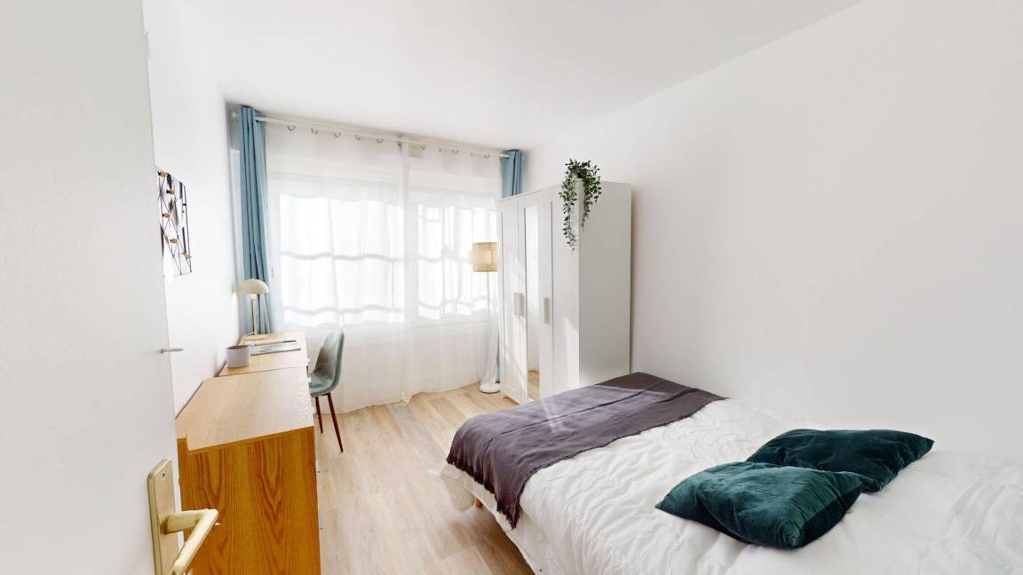 Photo of Bedroom in Saint-Lambert