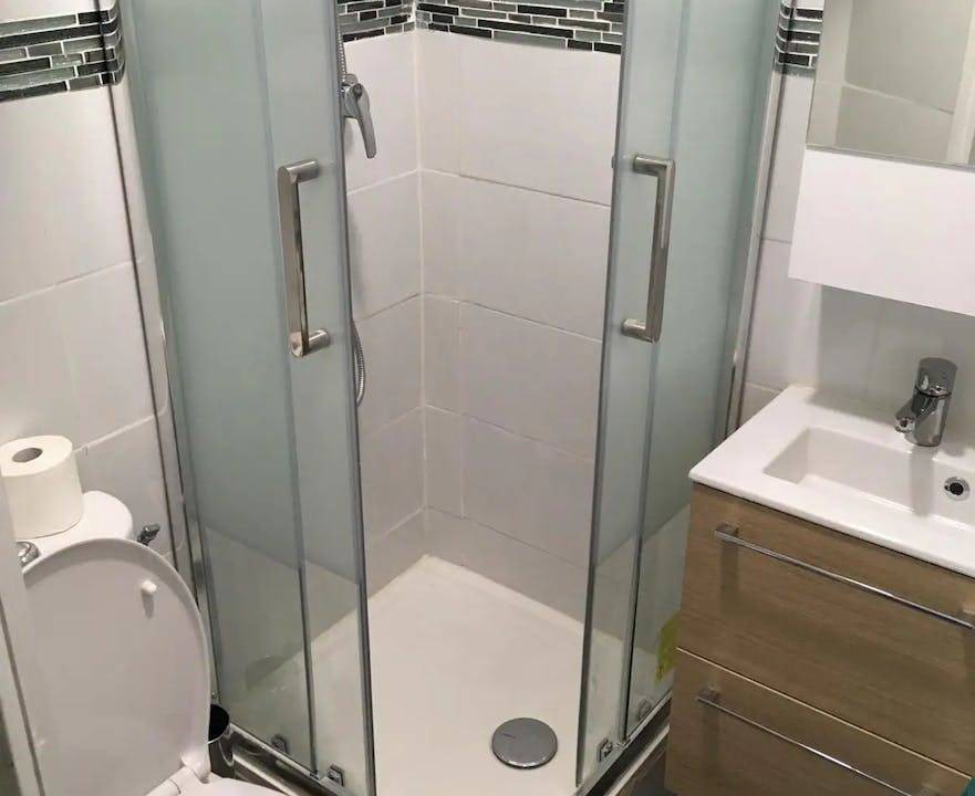 Photo of Bathroom in Saint-Lambert