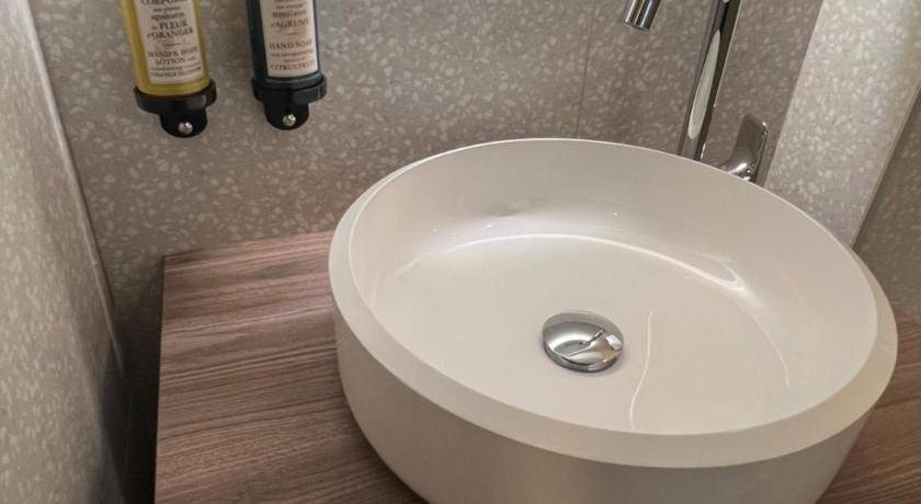 Photo of Bathroom in Chaussee-d'Antin