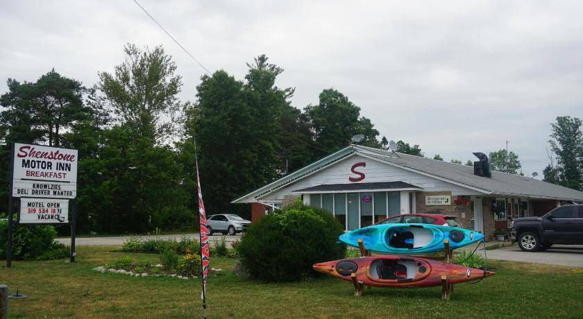 Photo of Others in Wiarton