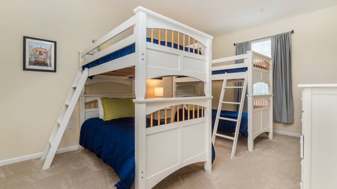 Photo of Bedroom in Crestwynd Bay