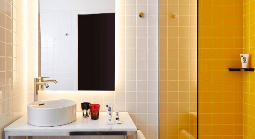 Photo of Bathroom in Puteaux