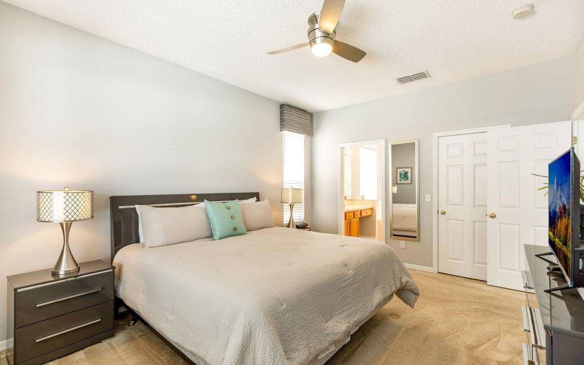 Photo of Bedroom in Seasons