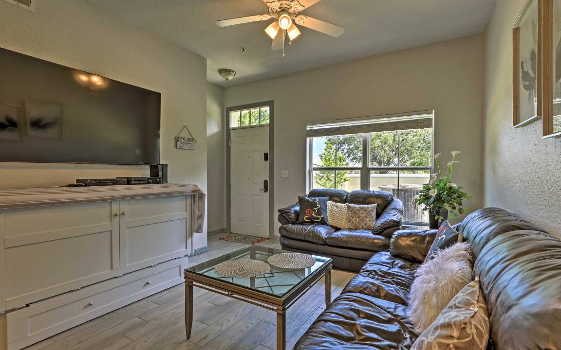 Photo of Livingroom in Venetian Bay Villages
