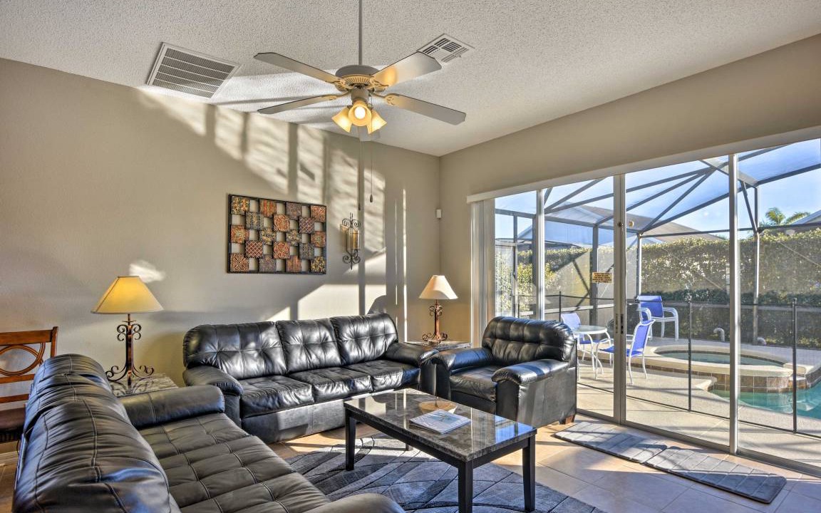 Photo of Livingroom in Four Corners