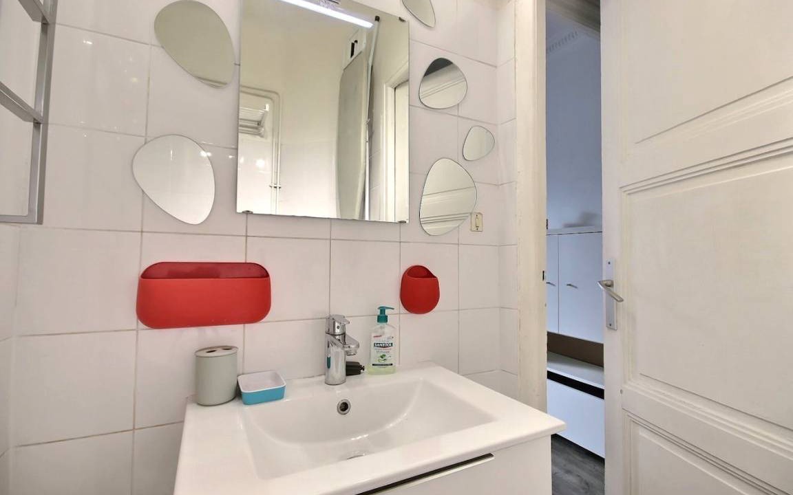 Photo of Bathroom in Chaussee-d'Antin