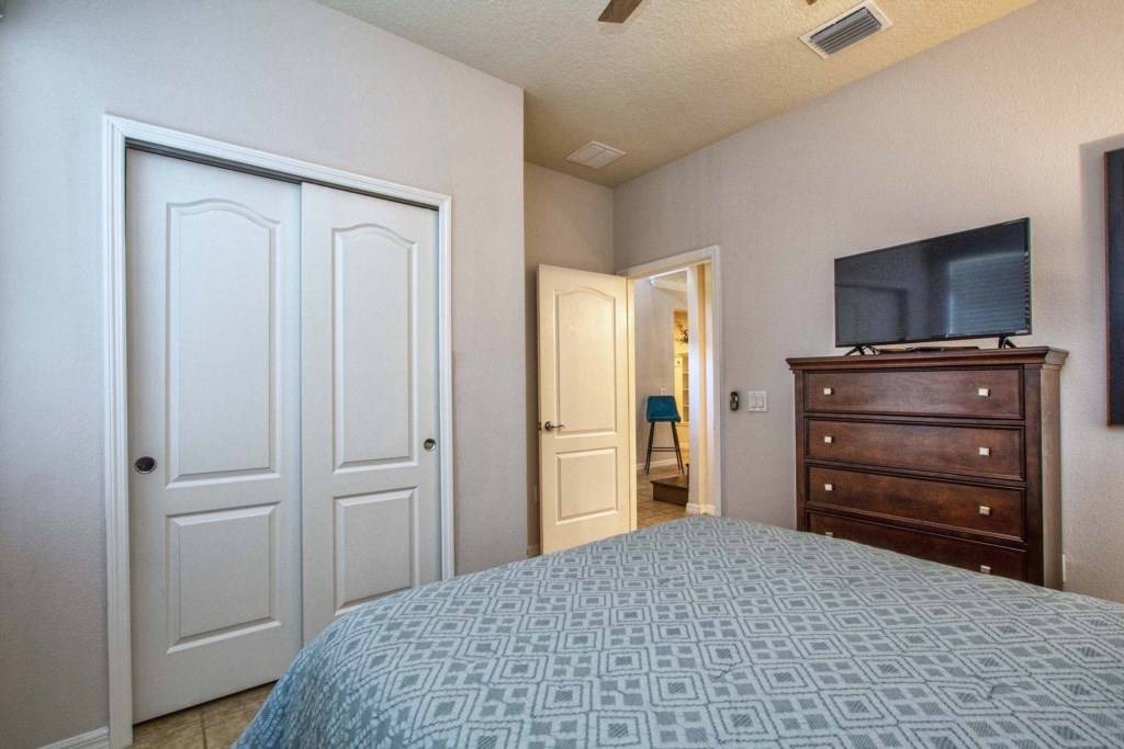 Photo of Bedroom in Bay Lake