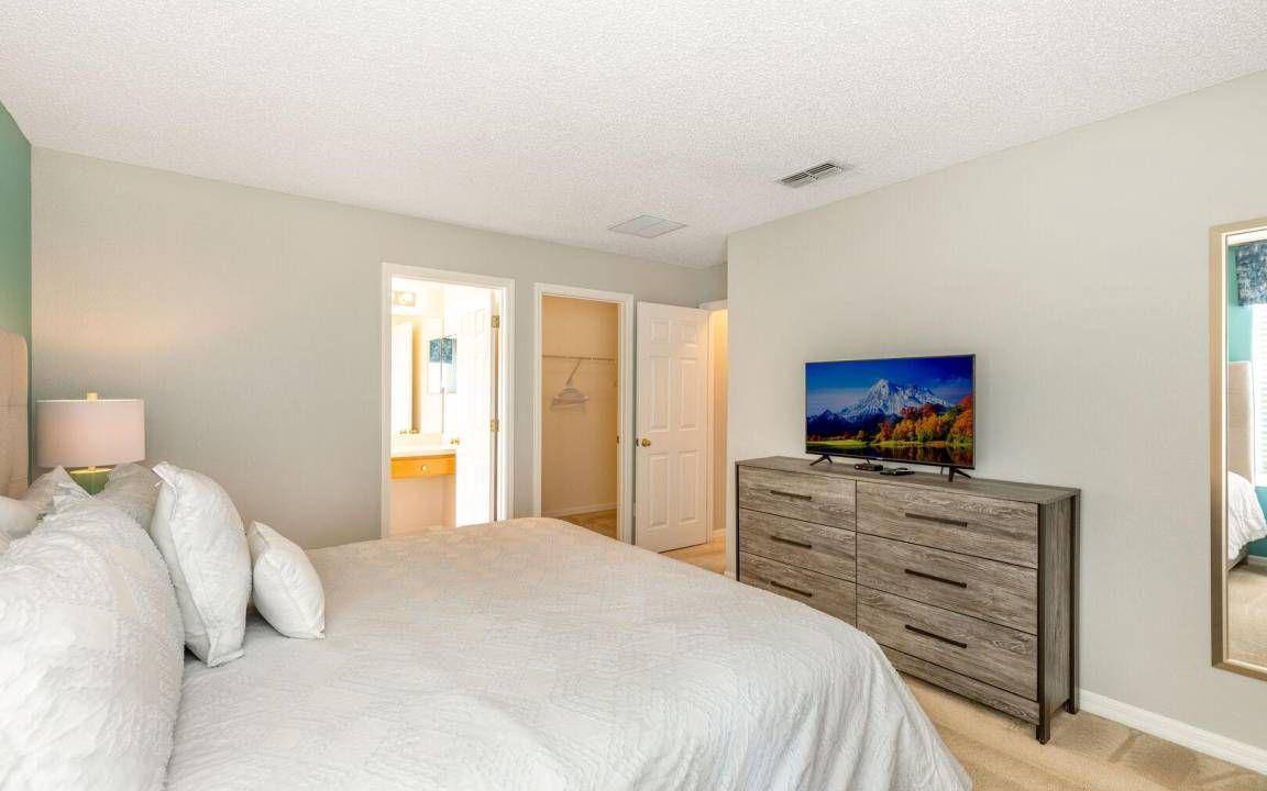Photo of Bedroom in Seasons