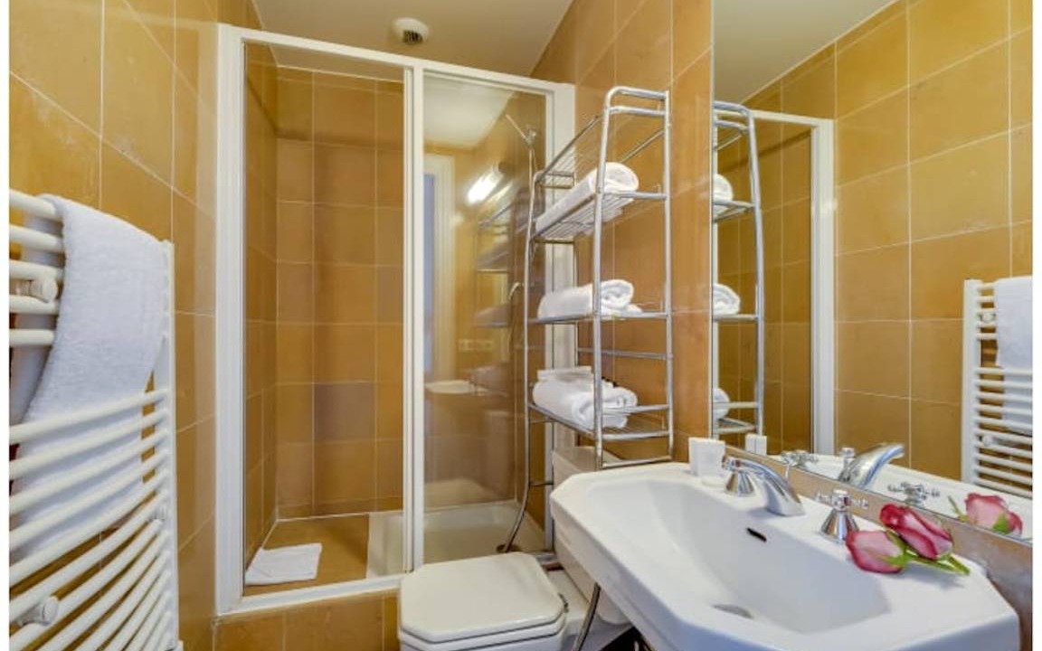 Photo of Bathroom in 8th Arrondissement