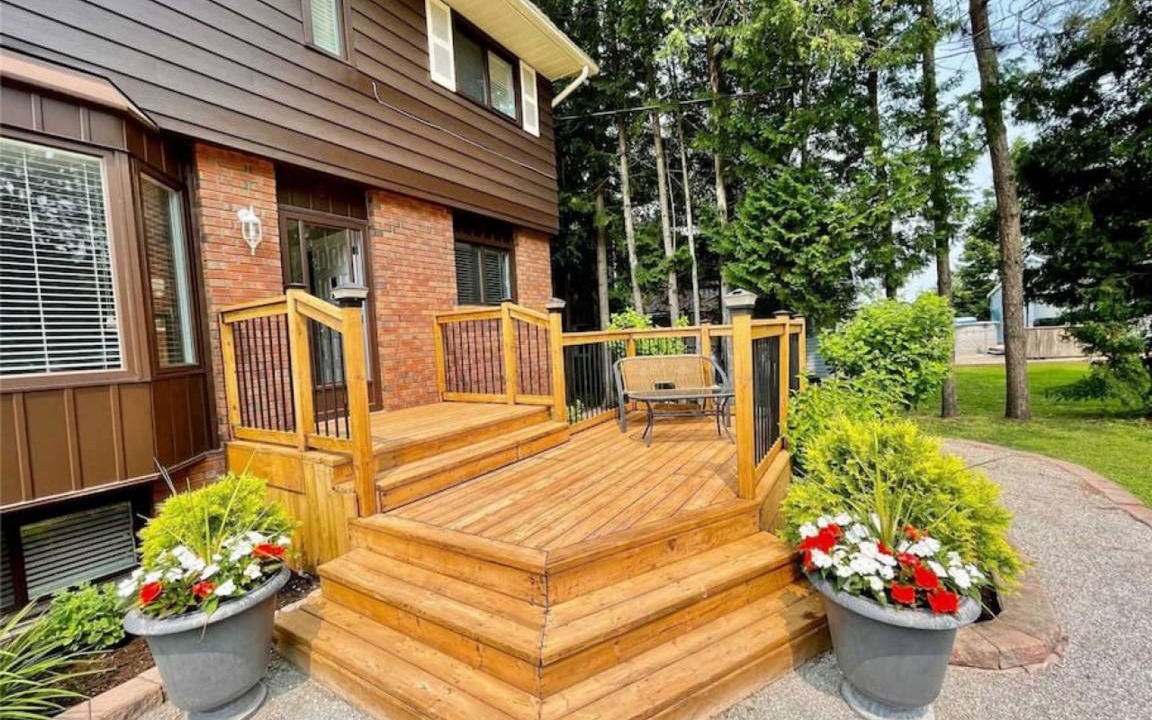 Photo of Patio Balcony in Kawartha Lakes