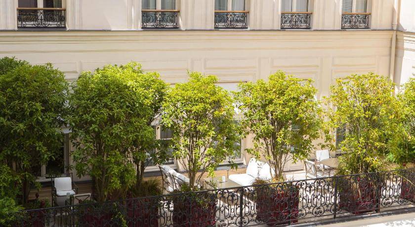 Photo of Others in 8th Arrondissement