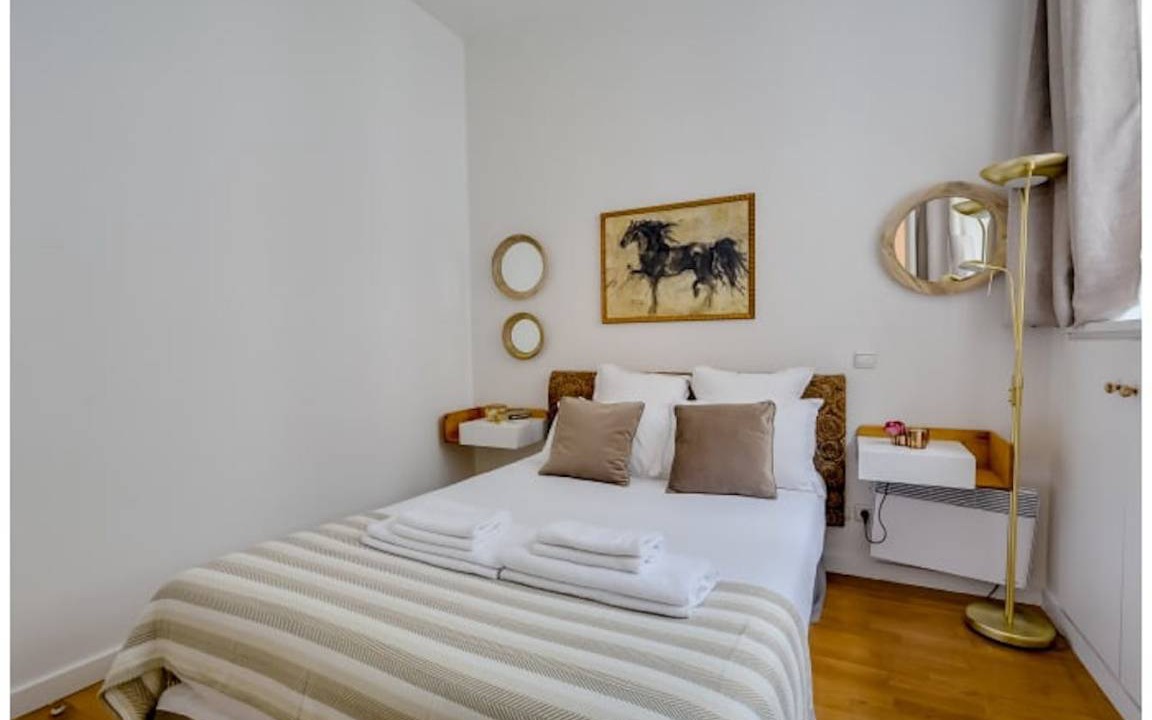 Photo of Bedroom in 8th Arrondissement