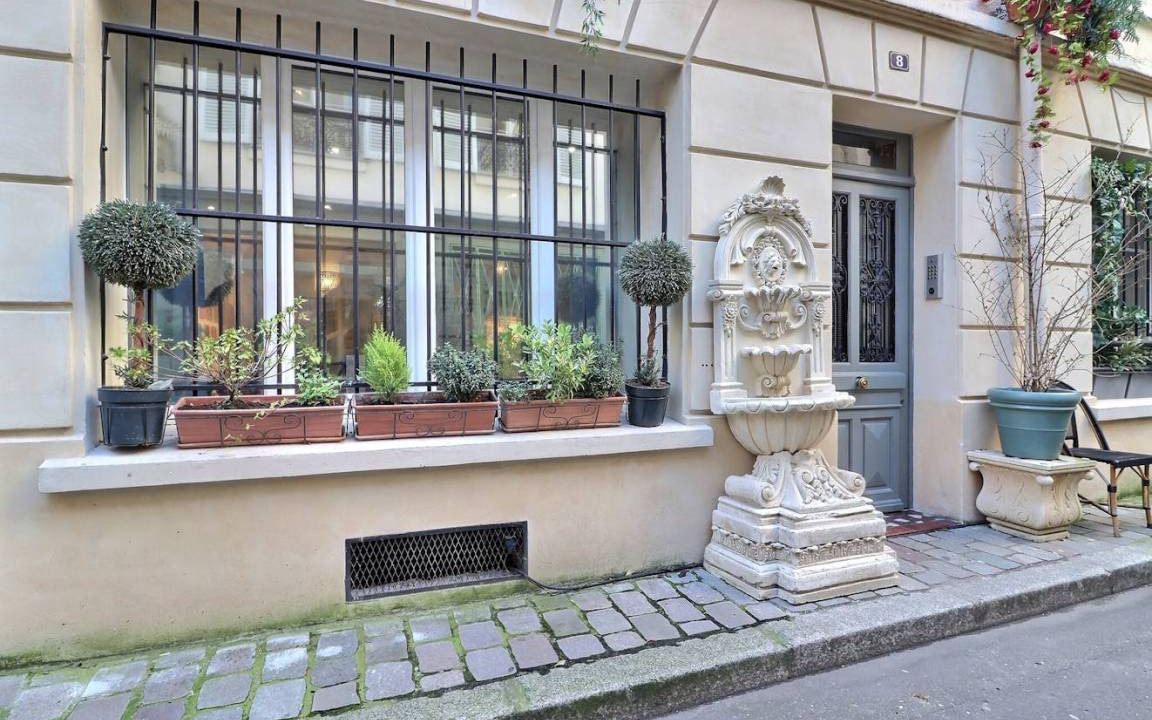 Photo of Others in Saint-Germain-des-Pres