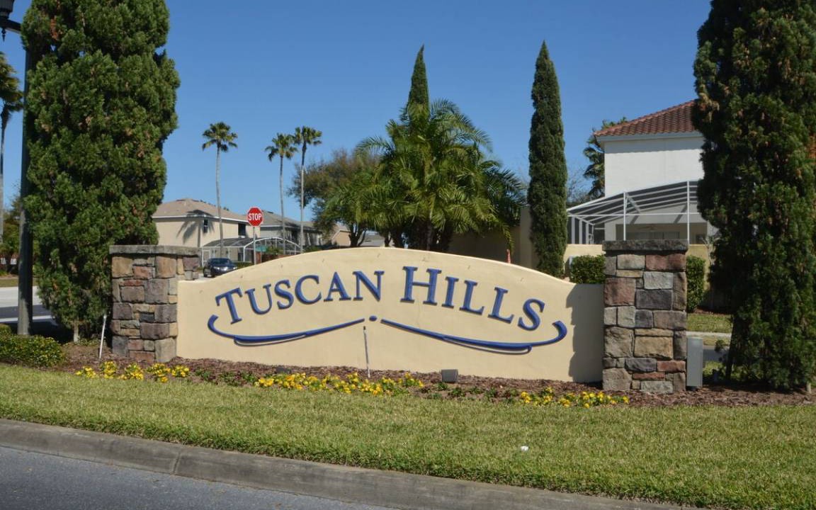 Photo of Others in Tuscan Hills