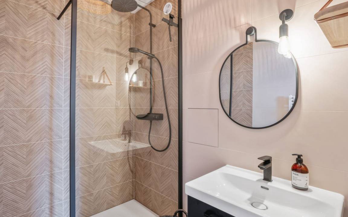 Photo of Bathroom in Pantin