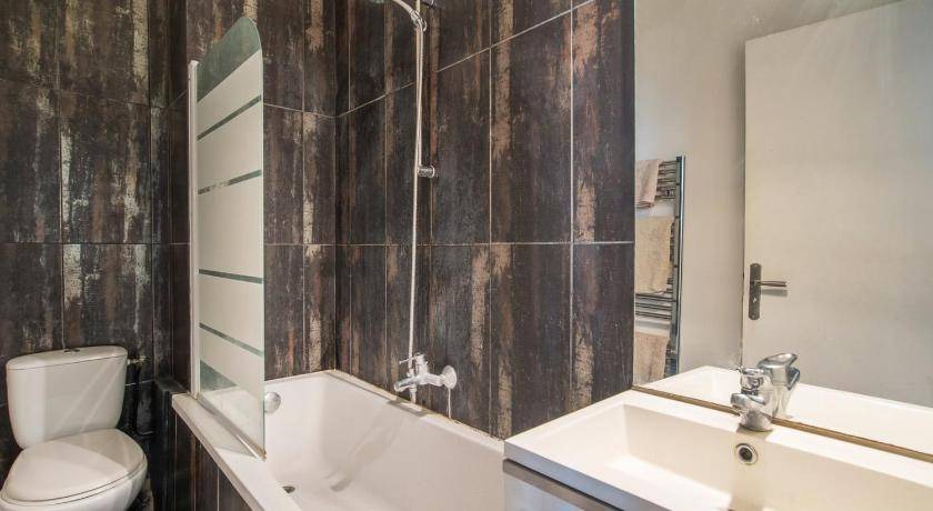 Photo of Bathroom in Notre-Dame-des-Champs
